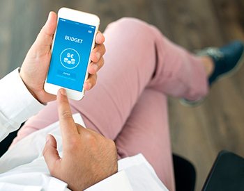 Helpful Budgeting Apps for Parents on the Go