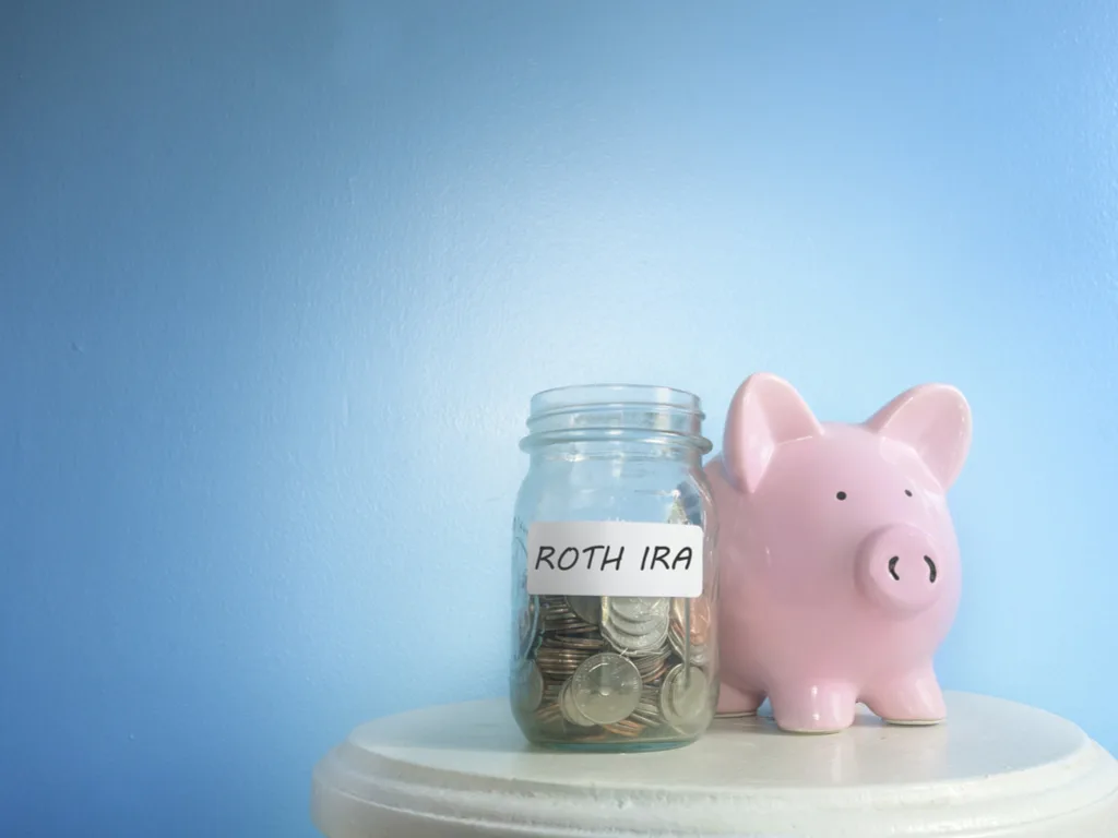 Pros and Cons of Investing in a Roth IRA