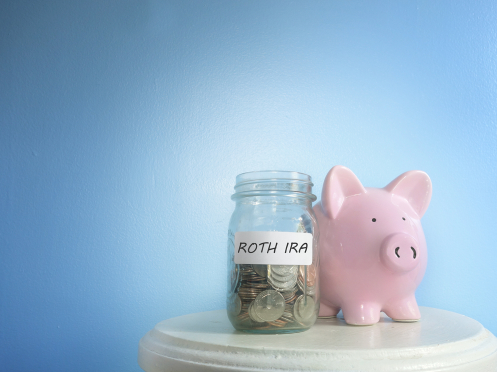 Pros and Cons of Investing in a Roth IRA