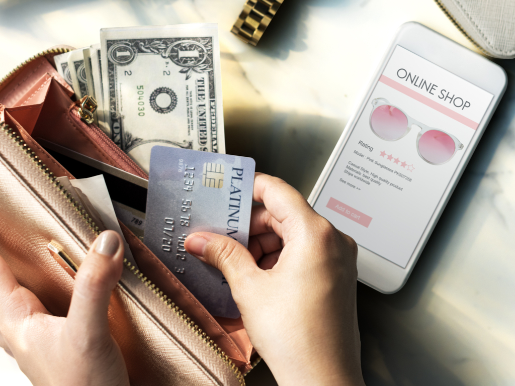 The Pros and Cons of Rewards Cards