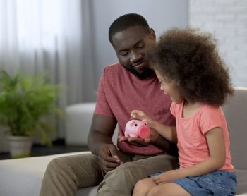 Pros and Cons of Giving Children Allowance Money