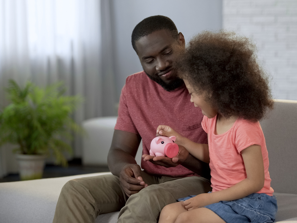 Pros and Cons of Giving Children Allowance Money
