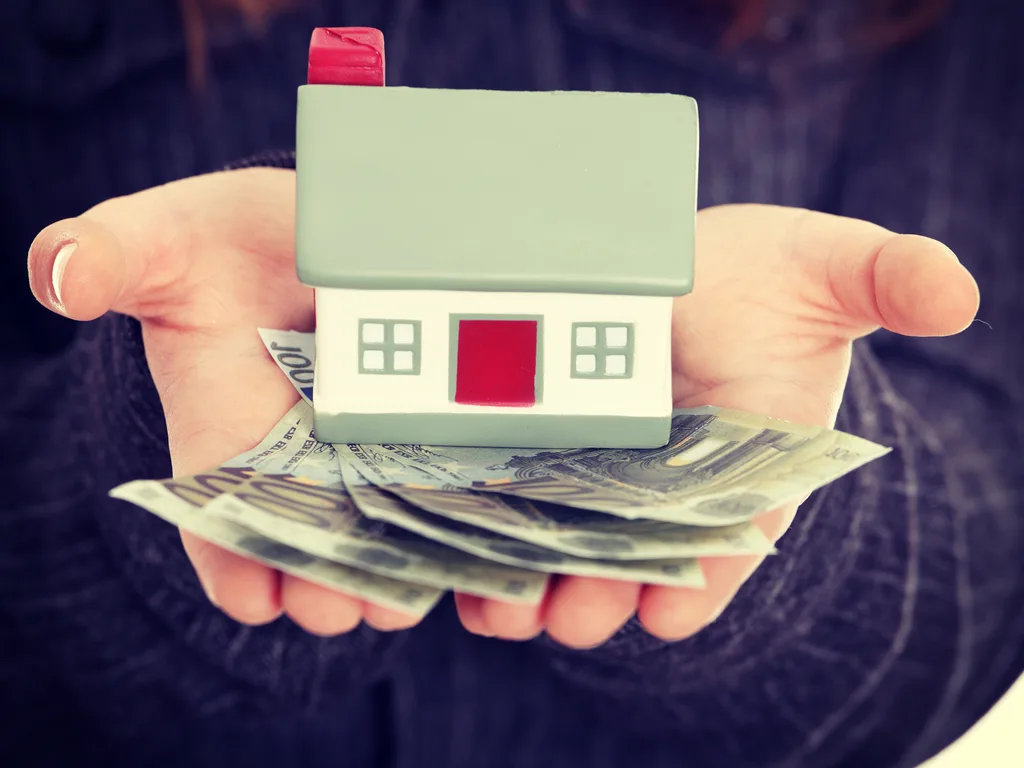 Pros and Cons of Buying a House With Owner Financing